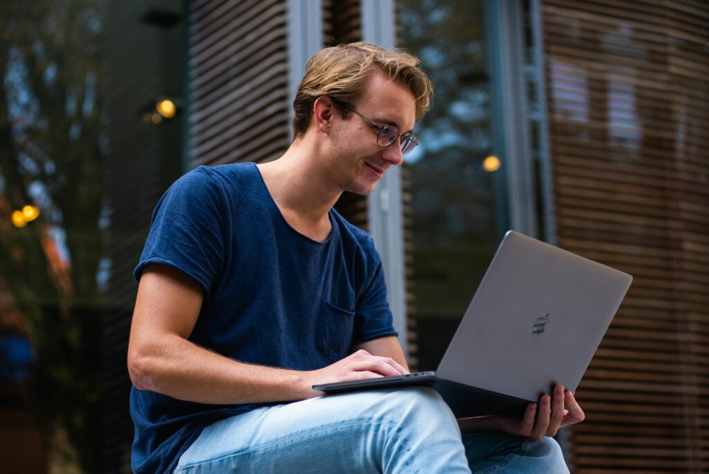 Estudiante queriendo aprobar sus exámenes